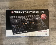 Traktor Kontrol S4 DJ Controller