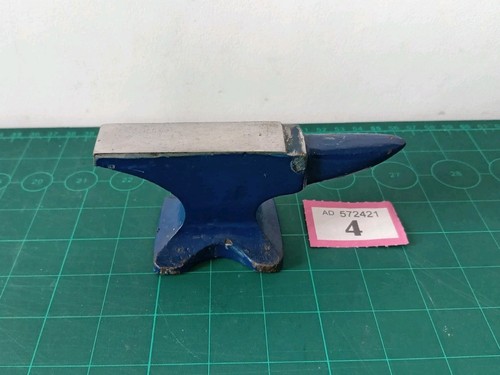 Small vintage cast - small,