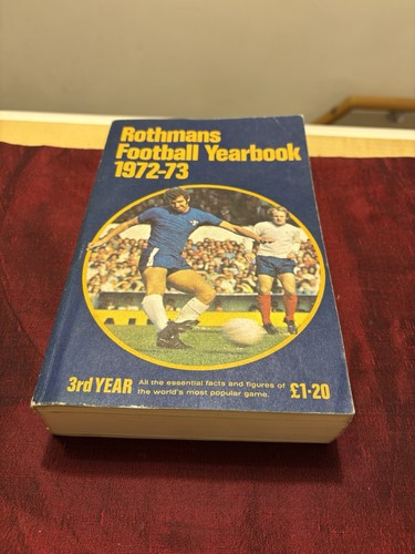 Rothmans football year - rothmans, book