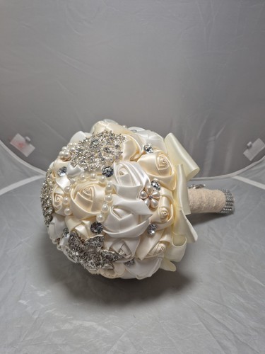 Beautiful wedding bouquet - 💥,