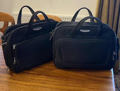 Two samsonite spark shoulder - two,