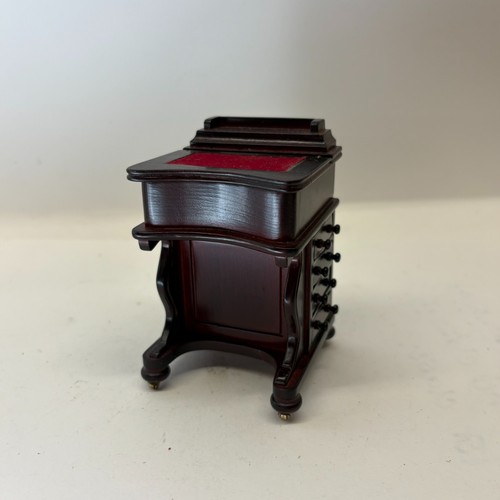 12th scale dolls - scale, house