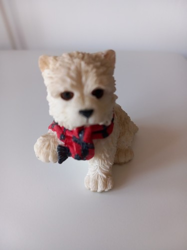 Small little dog figure - small,