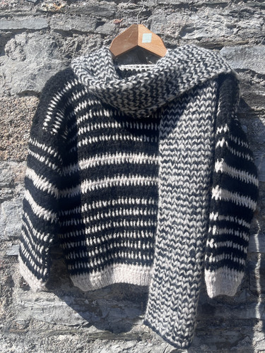 Bnwt caitlin stripe - caitlin, sweater