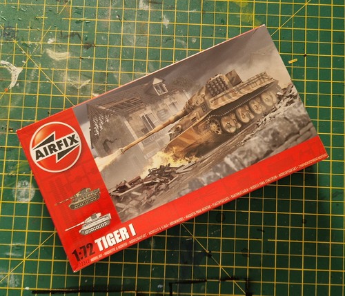 Airfix tiger tank model kit - tiger, 1