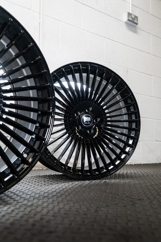 Gloss black motech - 20",