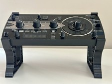 PIONEER DJ RMX 1000 105mm RISER STAND at 25° tilt
