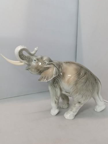 Royal dux ceramic elephant - royal,