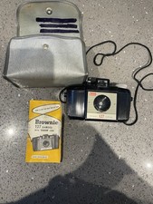 VINTAGE BROWNIE 127 CAMERA WITH SOFT CASE AND INSTRUCTIONS