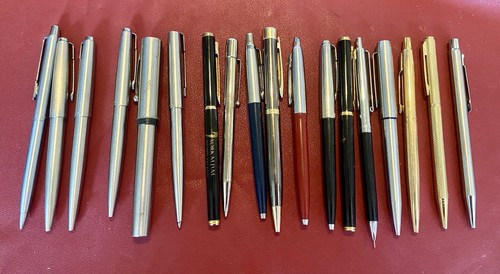Job lot pens including - of,
