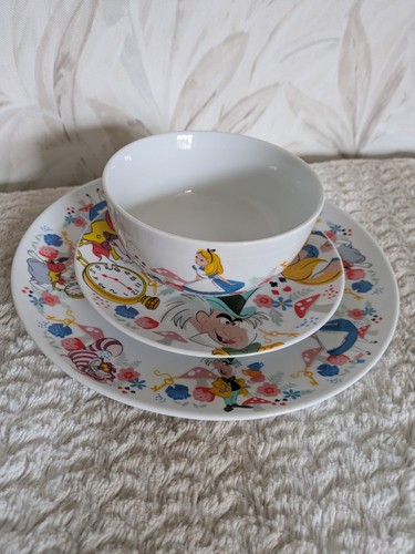 Official disney alice - disney, in
