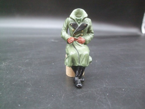 Elastolin seat figure - seat,