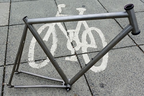 Titanium bicycle frame