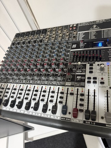 Behringer xenyx x1832usb - xenyx,
