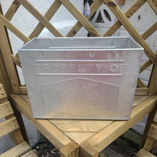 Vintage aluminium property - vintage,