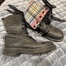 Dr Martens Triumph Lace Up
