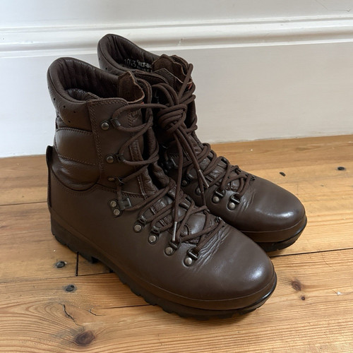 Altberg defender combat - altberg, boots