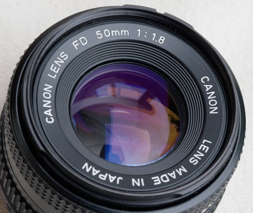 Canon 50mm 8 - f/1.8, fast