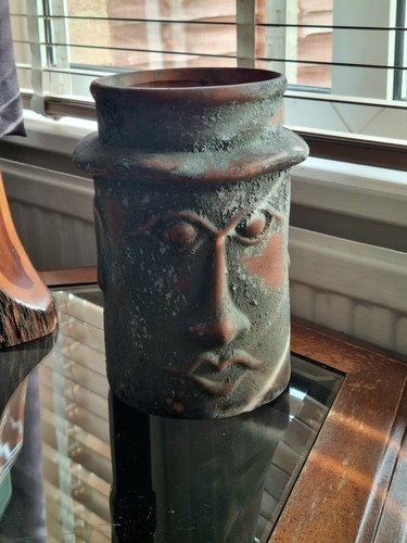 Anthropomorphic planter face