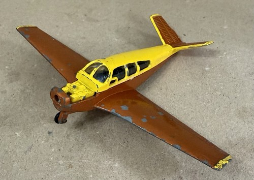 Dinky beechcraft bonanza 710 - dinky,