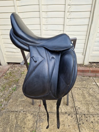 Devocoux makila dressage - 18",