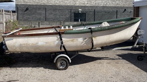 Fishing boat unbraked - on,