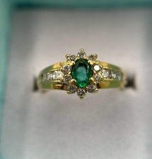 18ct Yellow Gold Emerald & Diamond Cluster Ring (3.15g) Vintage