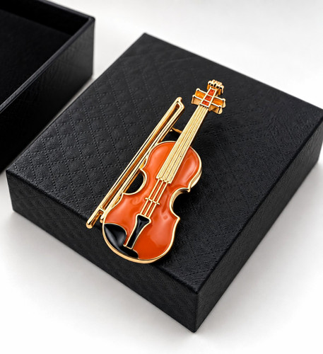 Gold tone enamelled - enamelled, violin