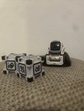 Cosmo Anki Robot with Charger