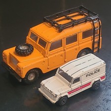  Corgi - 2 x Land Rover - 109