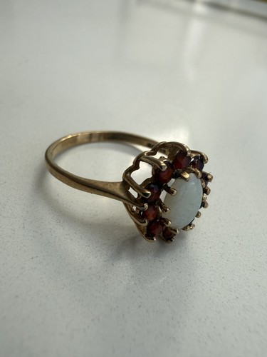 Stunning vintage 9ct gold - stunning,