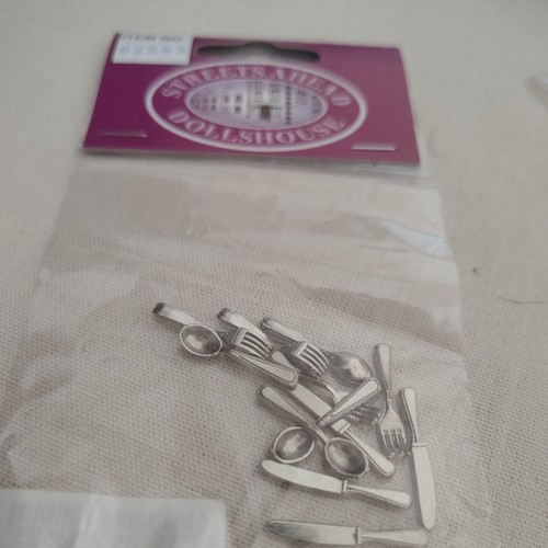 Dolls house miniature - miniature, 1:12