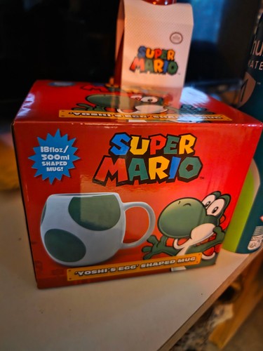 Super mario yoshi egg - yoshi, shaped