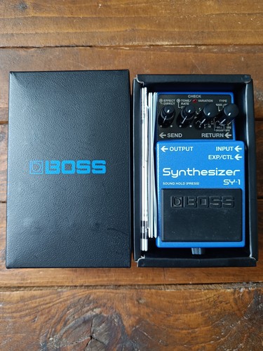 Boss synthesizer guitar - sy-1,