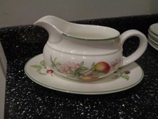 MARKS AND SPENCER ASHBERRY GRAVY BOAT AND STAND