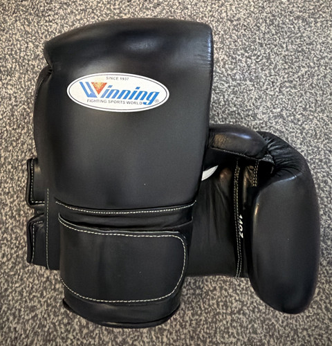 Winning black strapped sparing - winning,