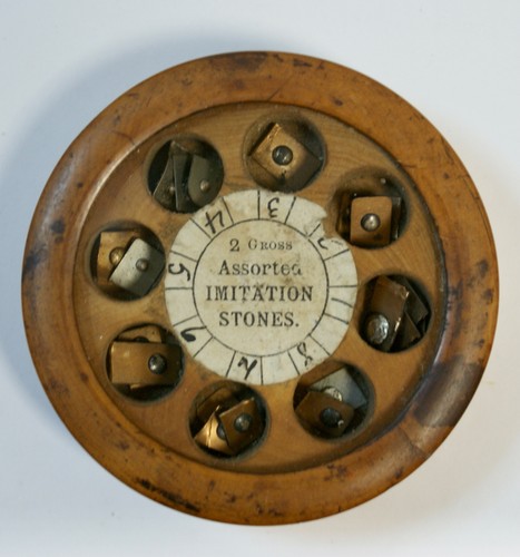 Antique glazed boxwood - antique,