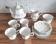 Vintage Johnson Brothers "Eternal Beau" 15 Piece Tea Set Tableware