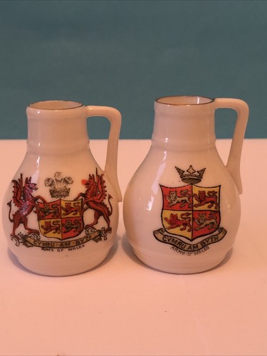 Two arms wales crested - two,