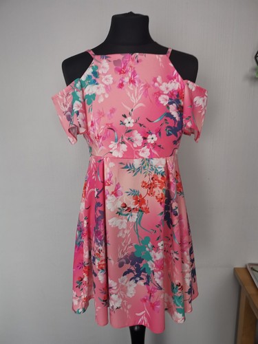 Matildas wardrobe girls - girls, pink