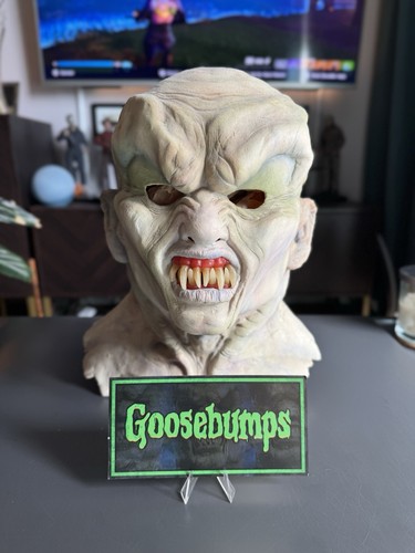 Haunted mask replica - mask,