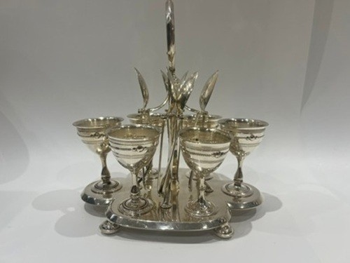 Lovely silver plated egg - lovely,