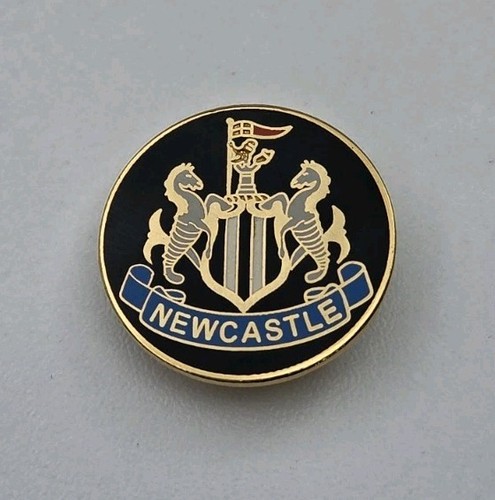 Newcastle united pin badge - newcastle,