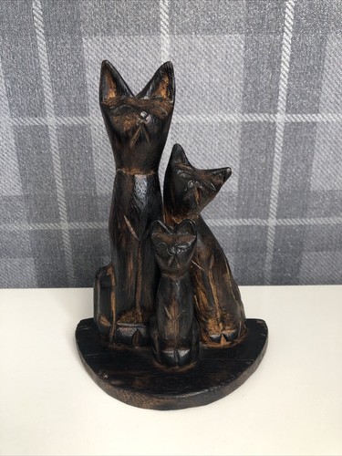 Wooden statue cats - wooden, family