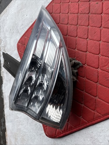 Toyota estima rear driver - rear, side