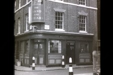 HAND & SHEAR PUB SMITHFIELD 1970`S (35MM SLIDE) LOT C10