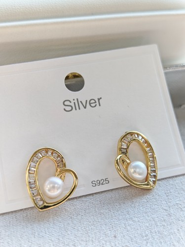 Gold tone heart - gold-tone, with