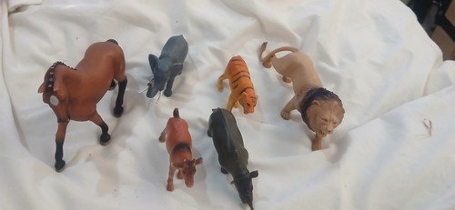 Mixed plying toy animals - toy,