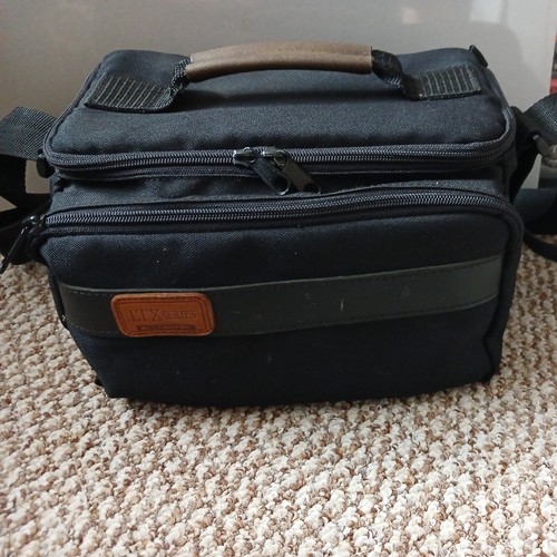 Great condition tamrac - in,
