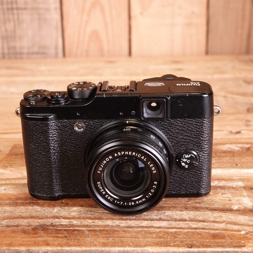 Used fuji x10 - black, camera